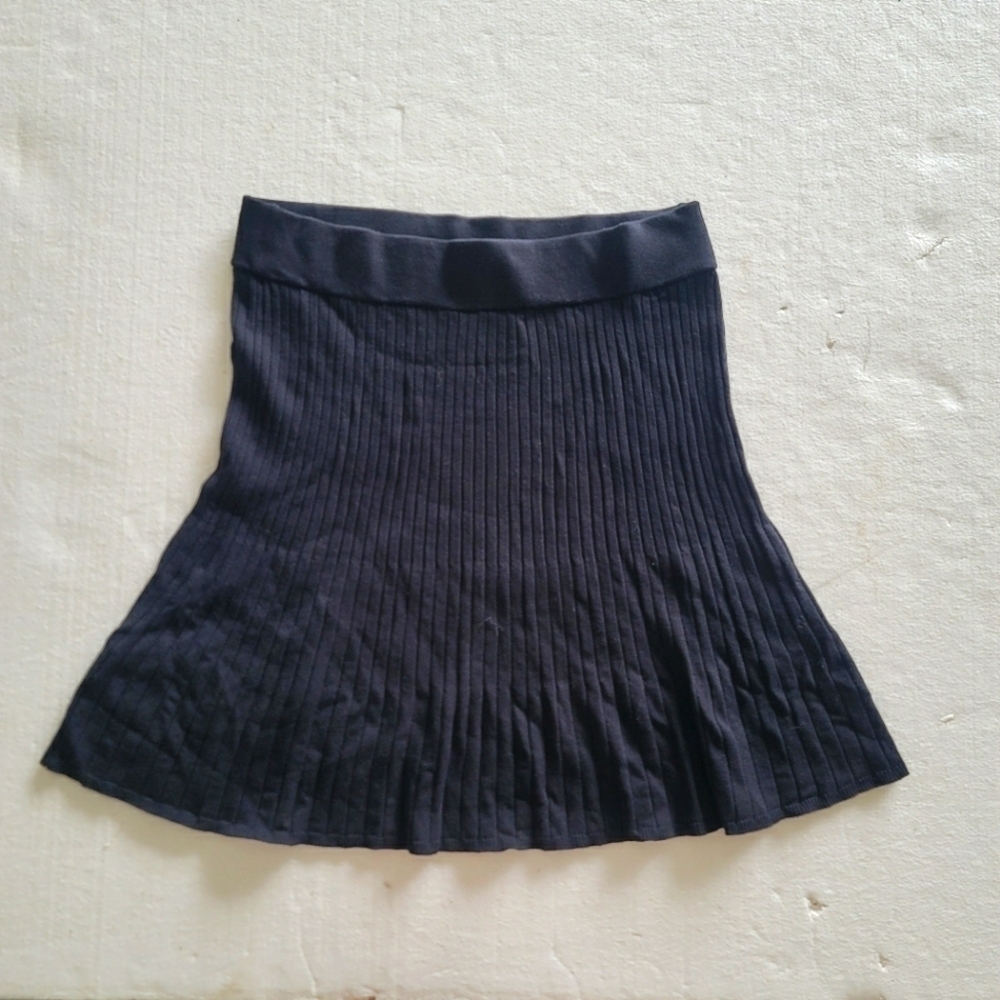 Ann Taylor Black Stretch Knit Pleated A-Line Knee Length Skirt Elastic Waist S